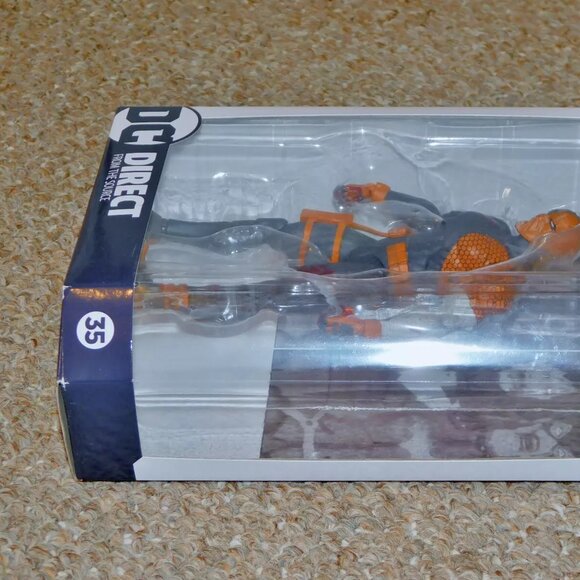 2022 DC Direct Essentials DCeased 7" Unkillables Deathstroke Figure MIB New - Picture 5 of 10